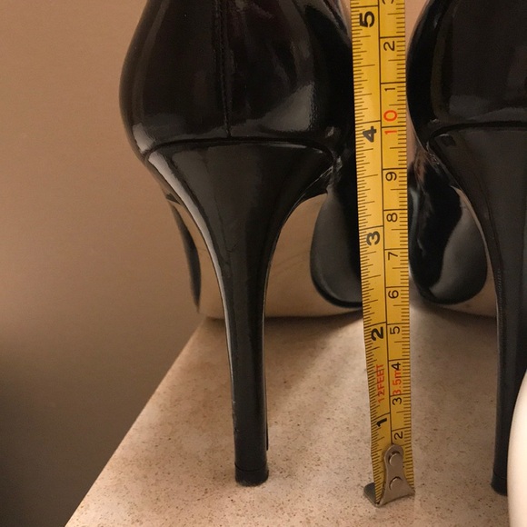 Enzo Black Pumps - Picture 5 of 5